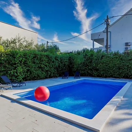 Spacious Kastel Stafilic With Private Pool * Kaštela
