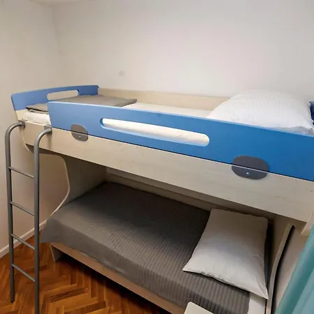 Spacious Kastel Stafilic With Private Pool Kaštela