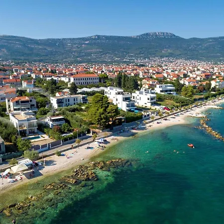 Spacious Kastel Stafilic With Private Pool 아파트 Kaštela