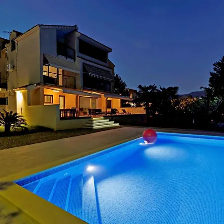 아파트 Spacious Kastel Stafilic With Private Pool *